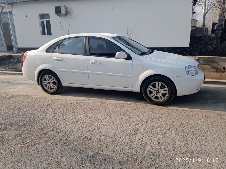 ласетти 1,8сотилади