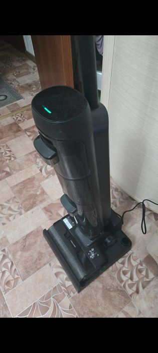 Продам новый вертикальный пылесос