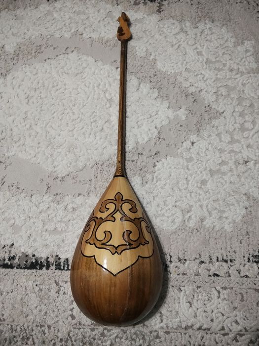 Домбра классический
