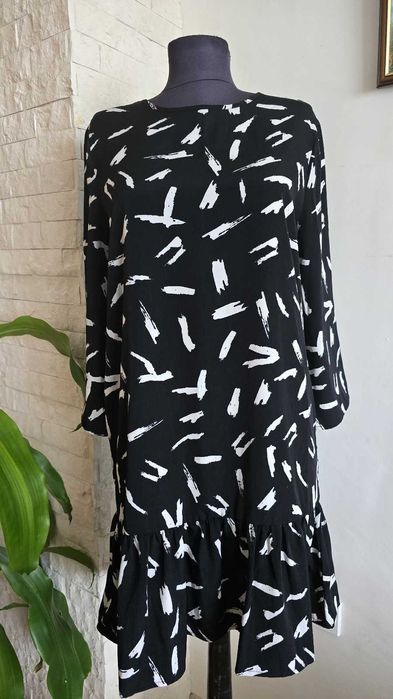 Черно-бяла есенна рокля Pieces