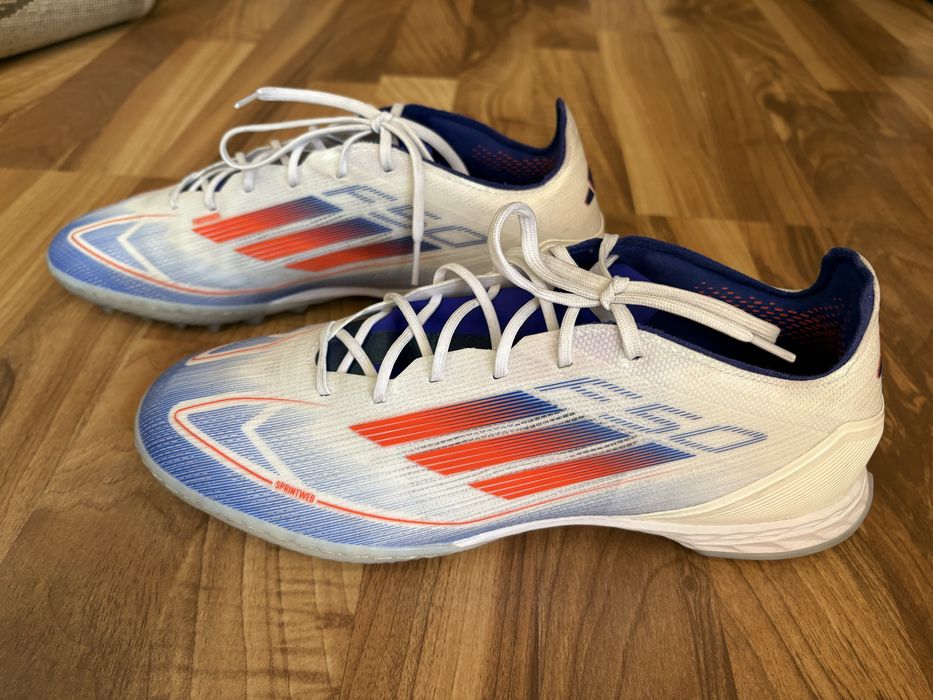 Ghete de fotbal F50 PRO