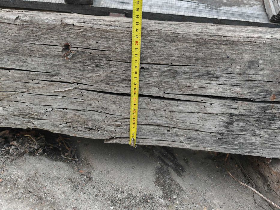 Стари дървени греди