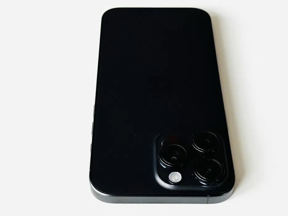 Iphone 16 Pro Max 256GB Black Гаранция 6 месеца