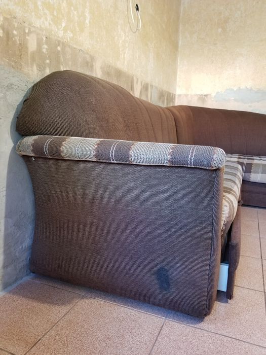 Продавам ъглов Диван.