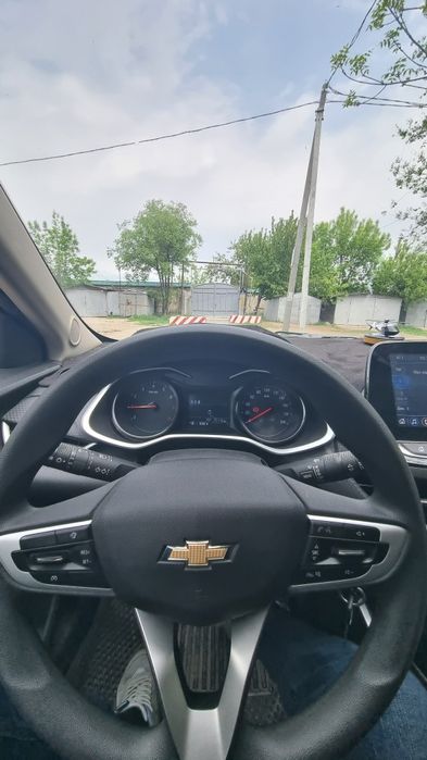 Oniks 3 pazitsiya sotiladi