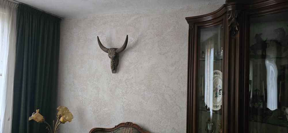 Масивна Авторска дърворезба, произведение!