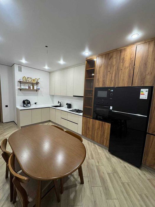 Продам 3-х комнатную квартиру в центре города