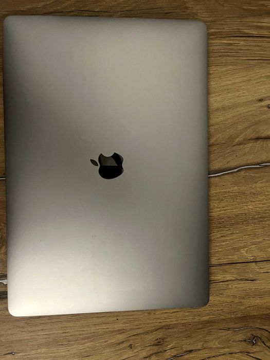 MacBook Pro 15" i7 16GB 256GB 2018г