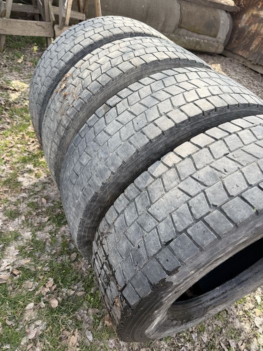 Продам болоны , резины , шины .