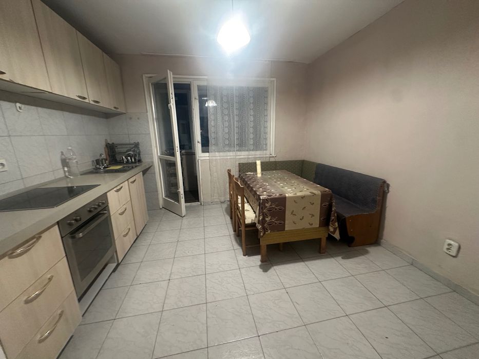 Дава се под наем Тристаен апартамент в Мездра - 80 кв.м за 229.5 € - Снимка #2