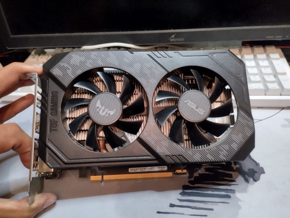 Видеокарта gtx1660 TI