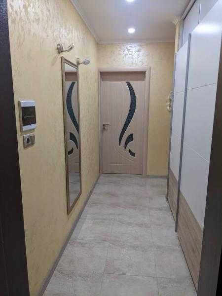 Нов тристаен апартамент в к-с Лазур