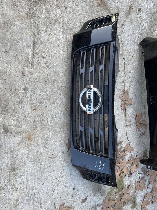 Nissan Navara 2019 десен калник,решетка