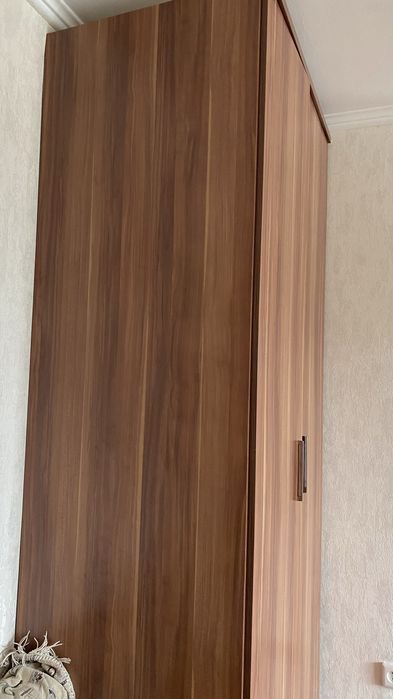 Продам шкаф плательный
