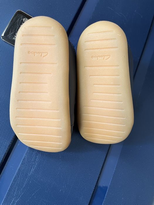 Продам кроссовки Clarks