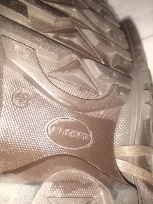 Продам обувь зимние ботинки