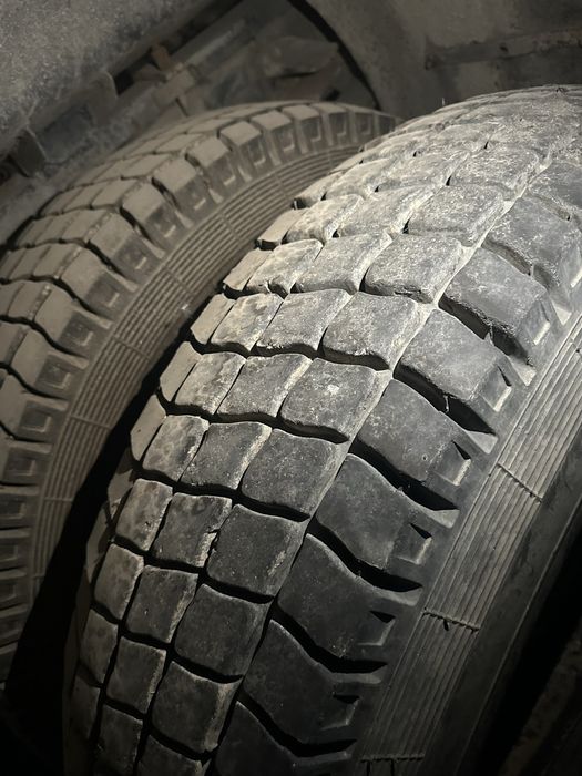 Шины 12.00 R20 почти новые