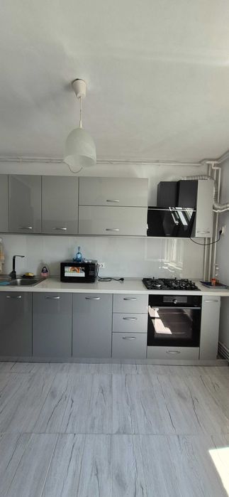 2 camere apartament foarte spațios,  aproape de One Cotroceni,  recent utilat si renovat,  AC,  mașina de spălat vase,  centrala termica,  600 euro