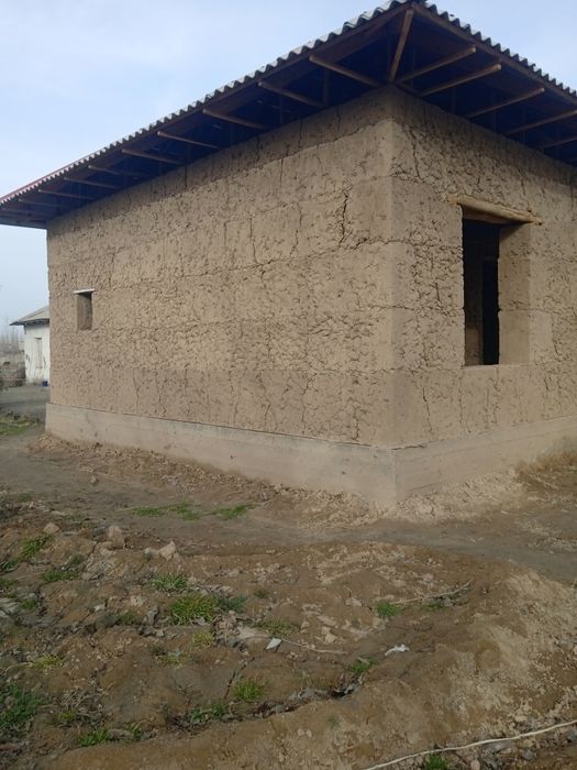 uy sotiladi 15.500 $ 5 xona uy joyi 8 sotx oqtepa yomon qyonchi qishlo