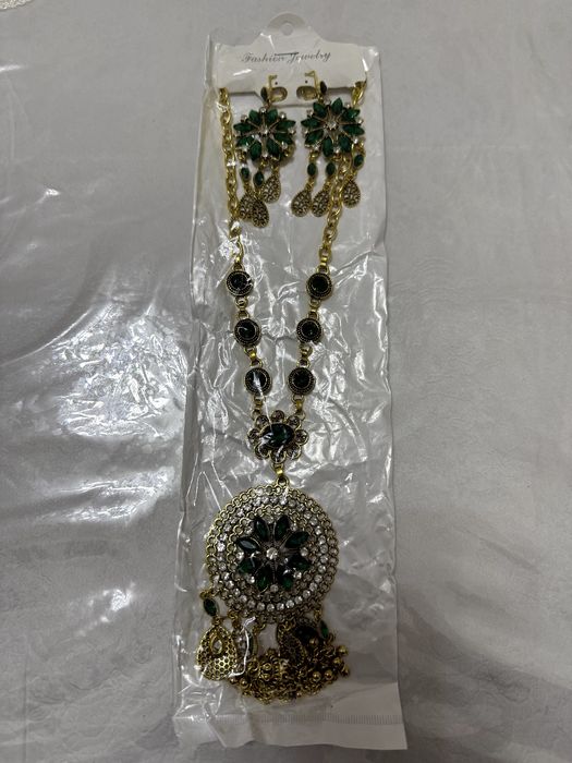 Восточное украшение ручной работы 

Продаётся