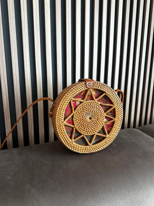 Дамска чанта през рамо