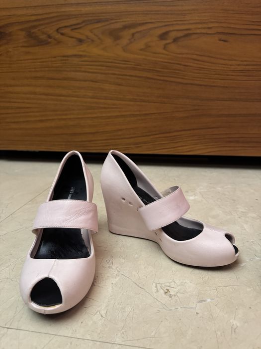 Нови обувки на United Nude 37