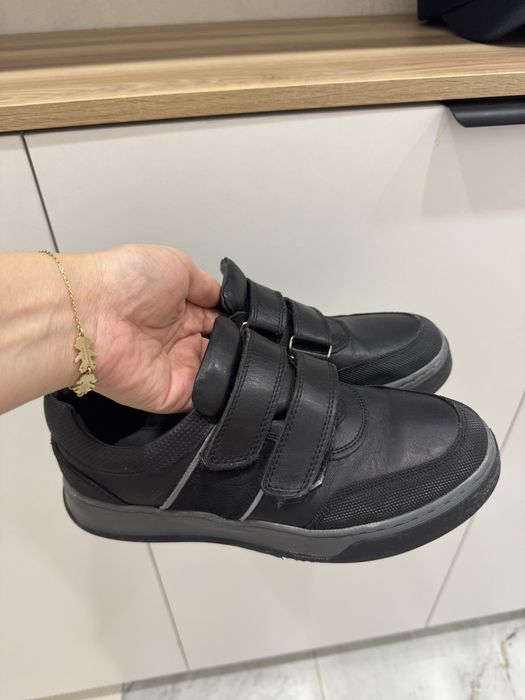 Кожаные кроссовки