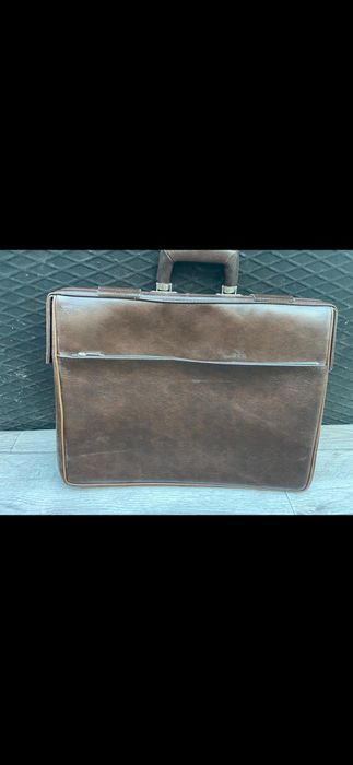 Продам портфель  в отличном состоянии