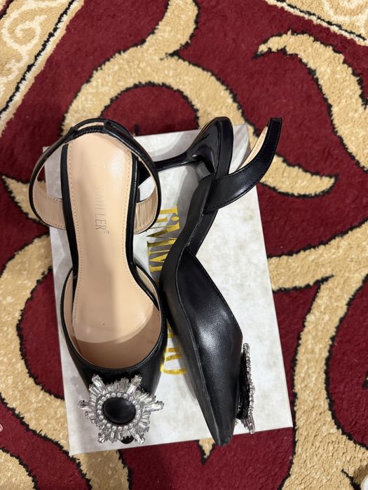 Трендовые туфли с кристаллами в стиле люкс