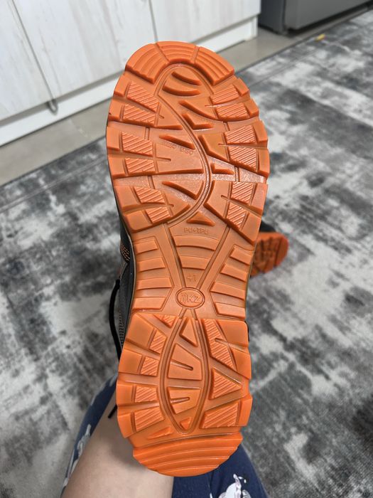 Одежда и обувь. Спецобувь