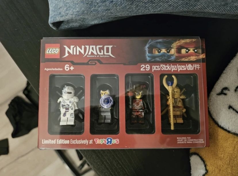 LEGO NINJAGO - Minifigurine Bricktober 2017 Toys "R" Us Exclusive