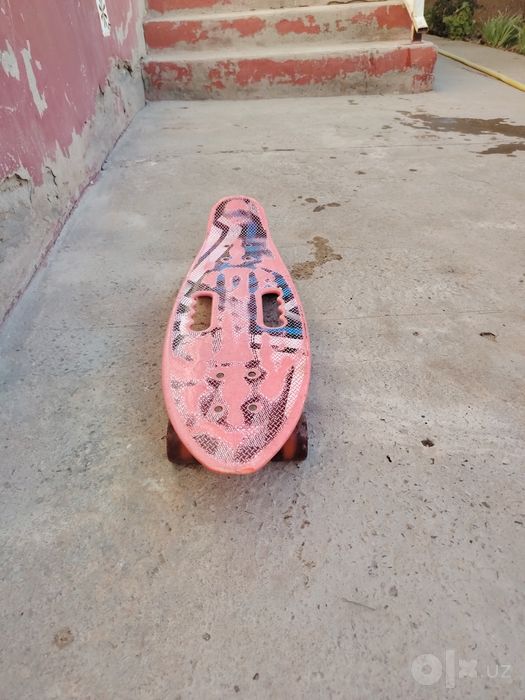 skateboard  xolati yaxshi  aybi yoq naqdga beriladi