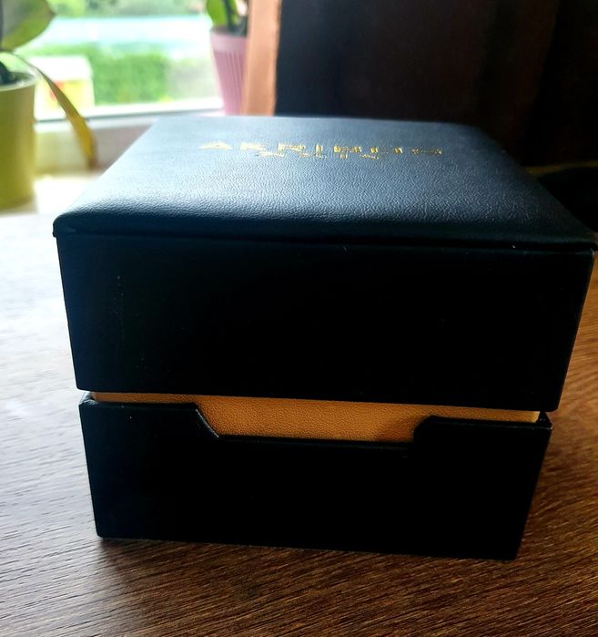 Часовник AKRIBOS