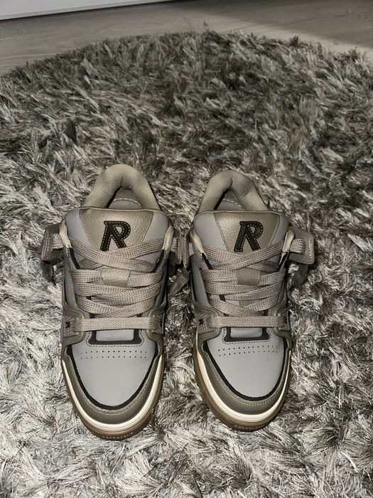 Sneakers Represent