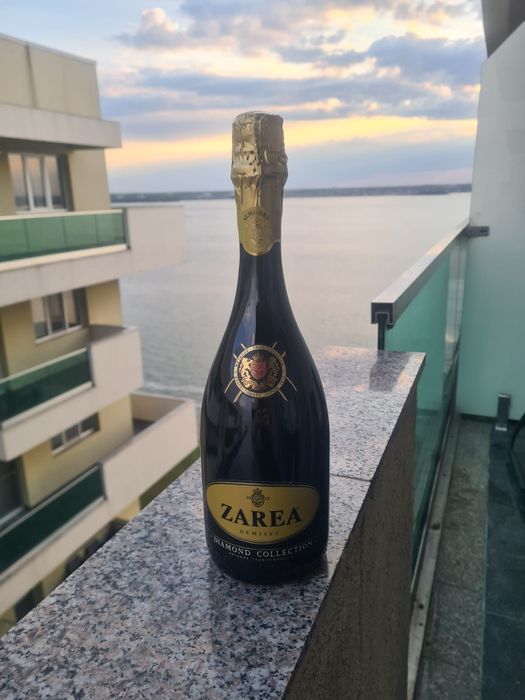 De închiriat apartament 2 camere in statiunea Mamaia zona Vega, Butoaie, cu vedere bilaterala la.mare si la lac.