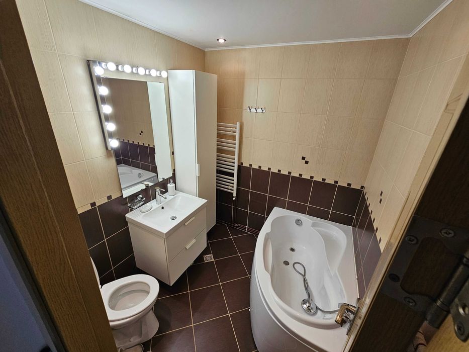 Apartament modern, cu centrala proprie si loc de parcare