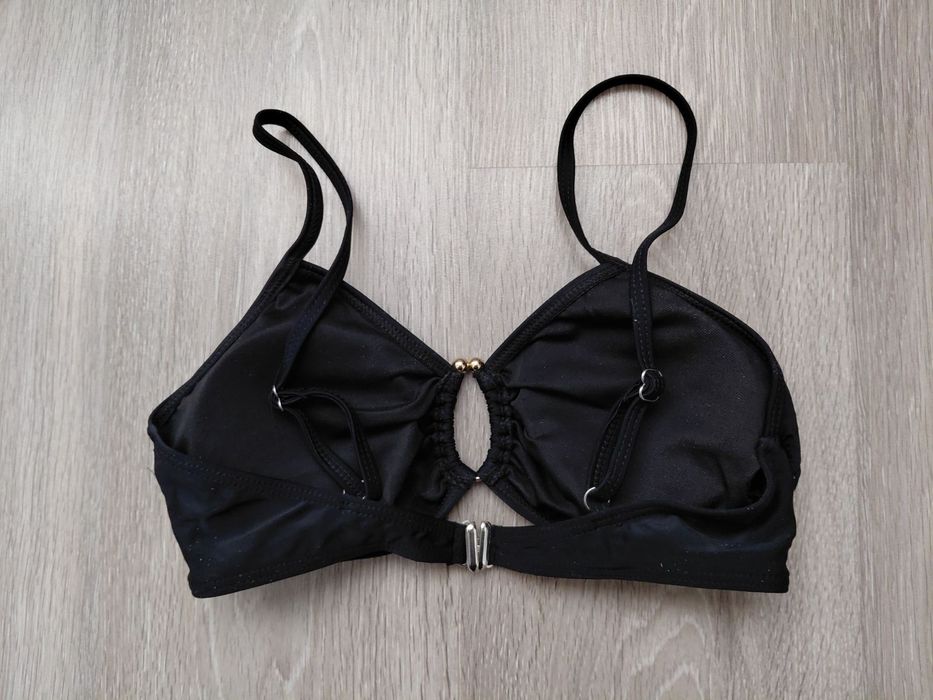 Продавам чисто ново горнище на бански