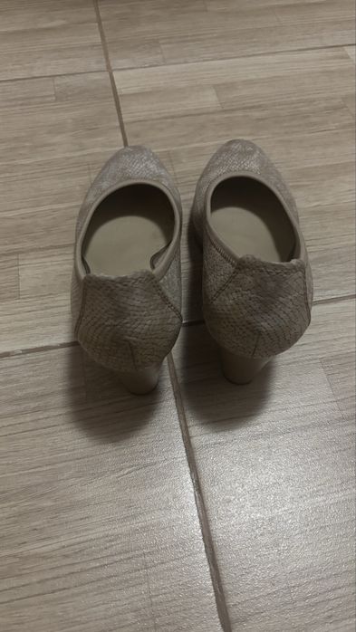 Дамски обувки с ток
