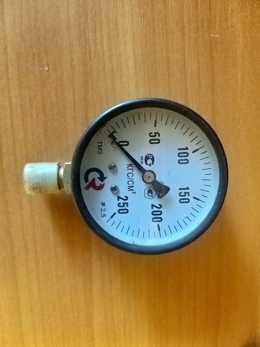 Продам манометр,новый ТМ3 фирмы РОСМА