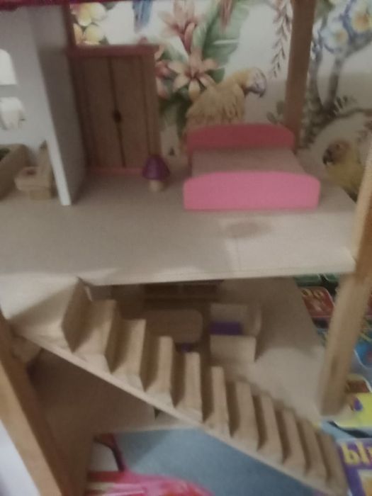 Продается кукольный домик
