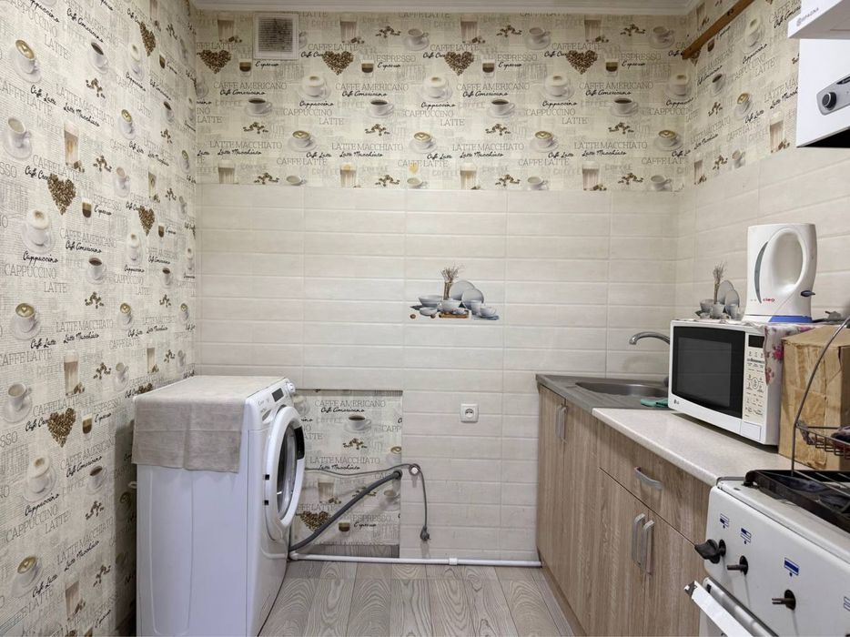 Дубовая.Ипотеки нет.Торцевая .