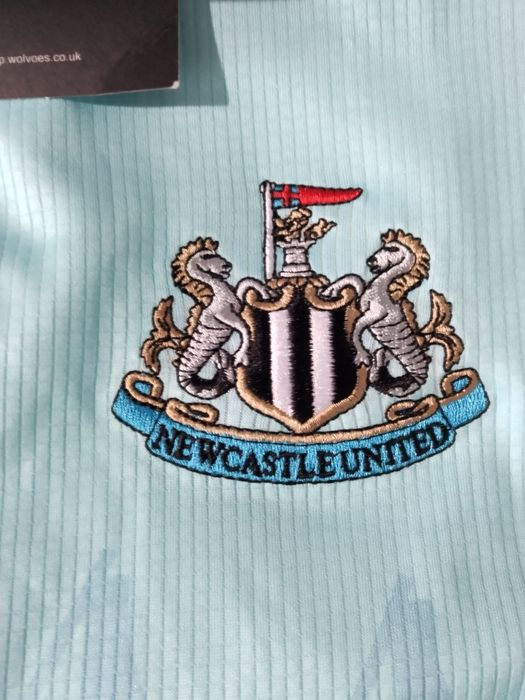 Tricou fotbal Newcastle Nou

Stare: 10/10. 

Marimea: 2XL (pare XL)
Ma