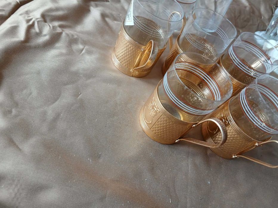 Чаши чинии вази и други