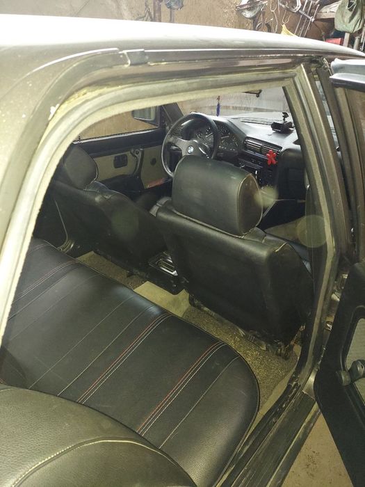 Продам BMW e30 1984 года