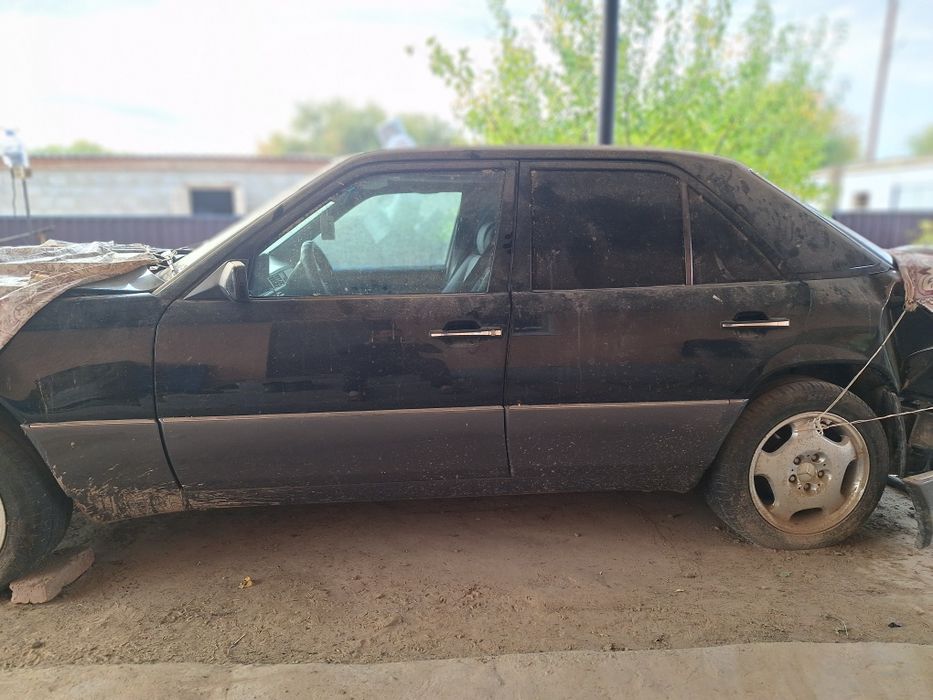 Mercedes 124 аварийном состояни