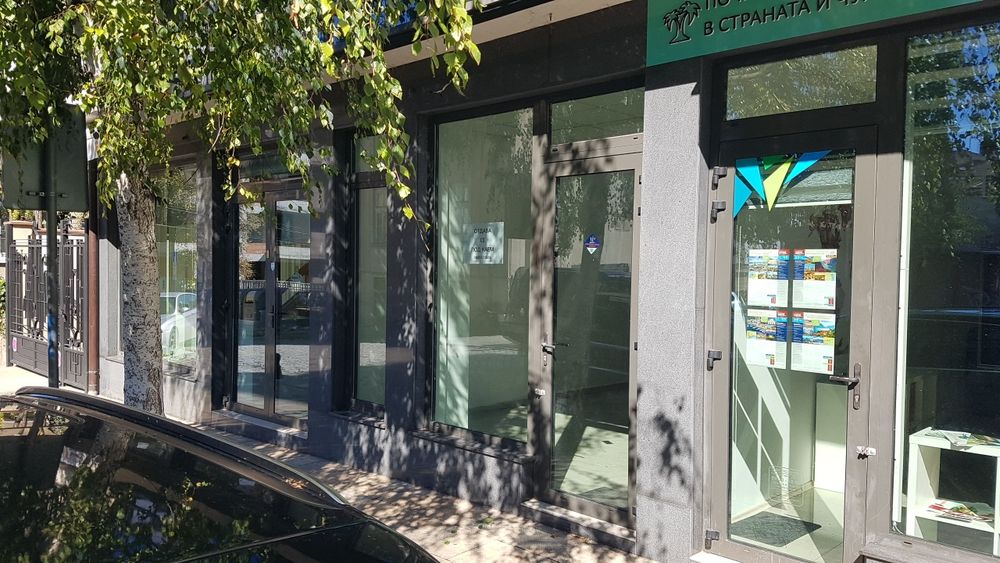 Помещение 60кв.м под наем Бургас главна улица