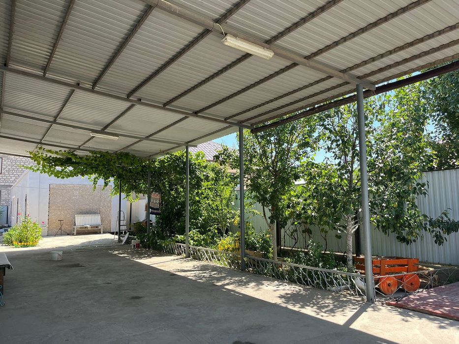 Продам дом со двором