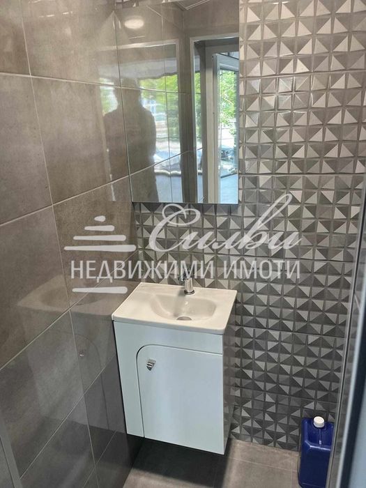 Дава се под наем Офис в Шумен, Център - 28 кв.м за 357 € - Снимка #4