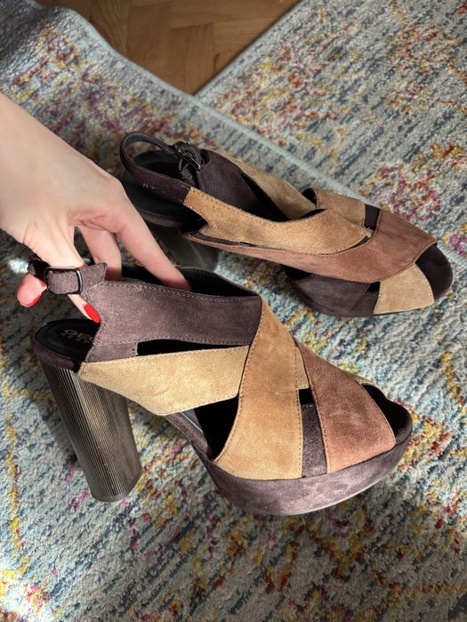 Sandale cu toc Geox piele intoarsa