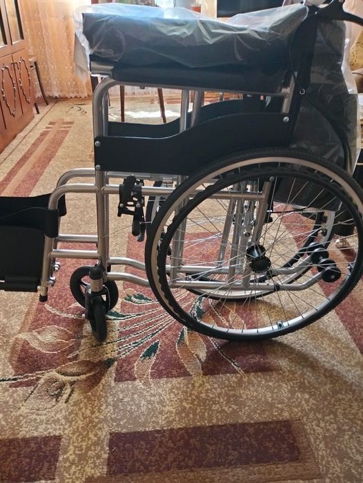 Кресло коляска новая